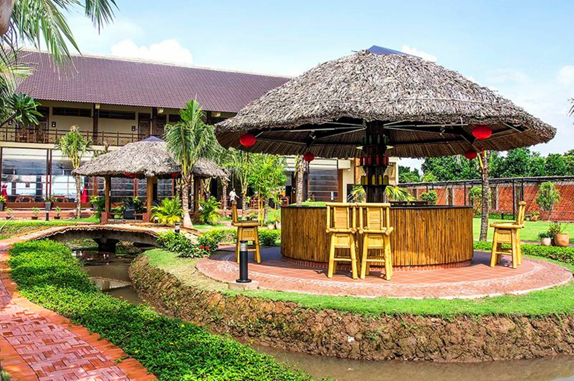 The Island Lodge My Tho Exterior photo